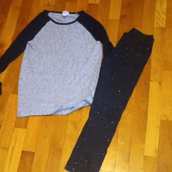 Old Navy Other - Gray and Black Raglan Top with Black Glitter leggings girl large